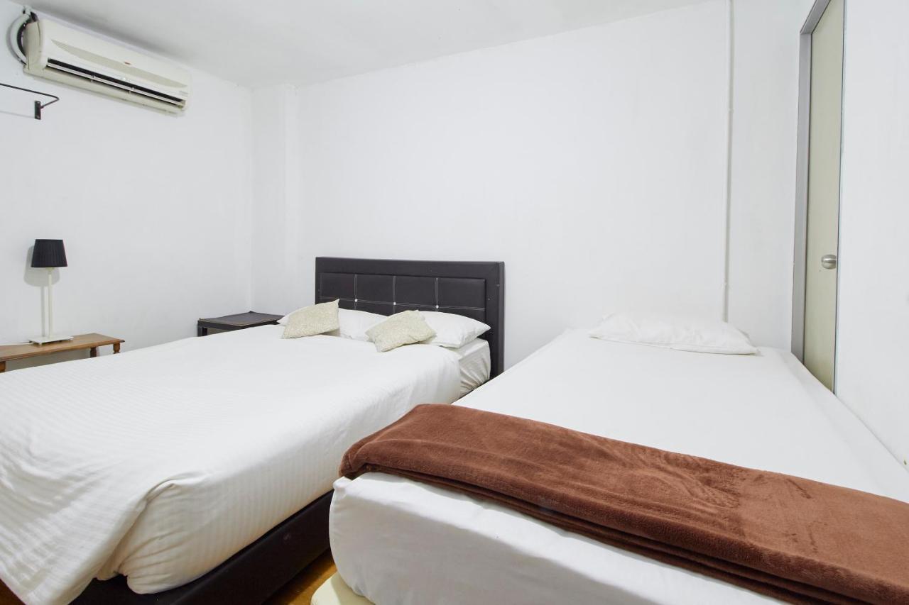 Tonight Hotel Hostel George Town Esterno foto