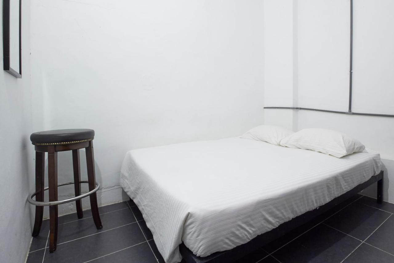 Tonight Hotel Hostel George Town Esterno foto